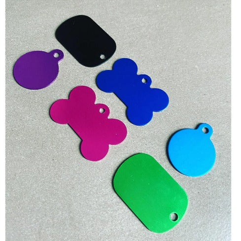 An image of the shapes of dog or cat personalised pet tags on offer